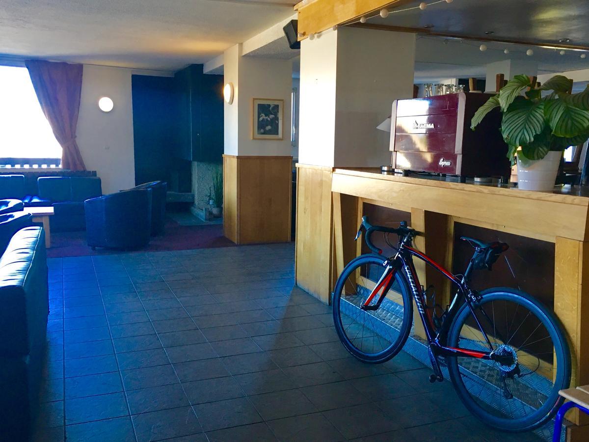 La Vallee Blanche Bikehotel Alpe d'Huez Exteriör bild